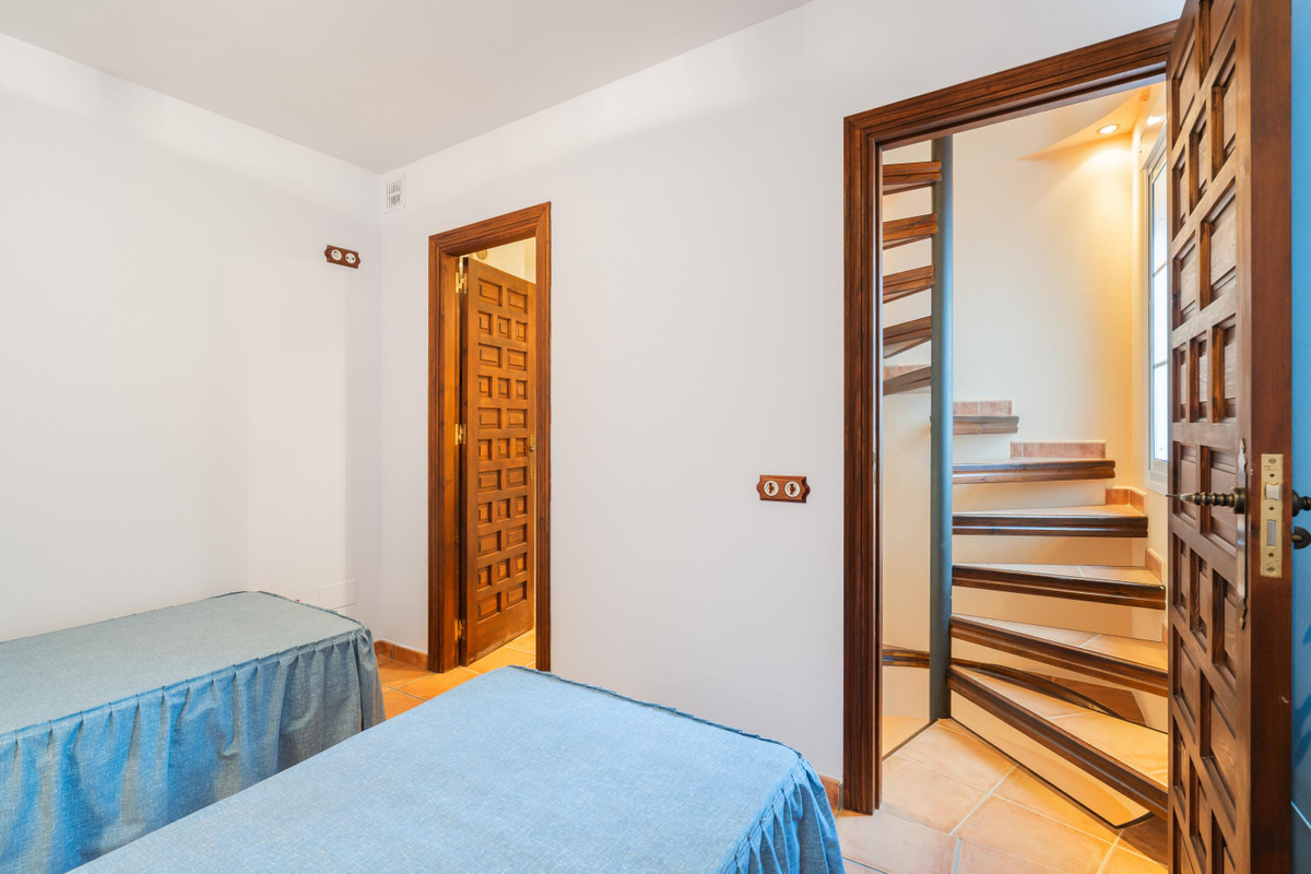 Townhouse for sale in Istán