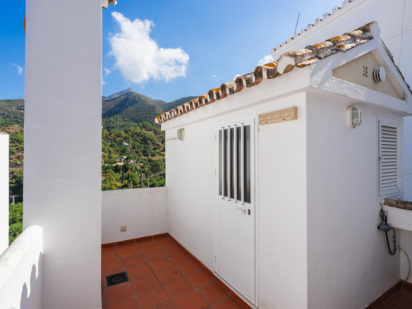Townhouse for sale in Istán