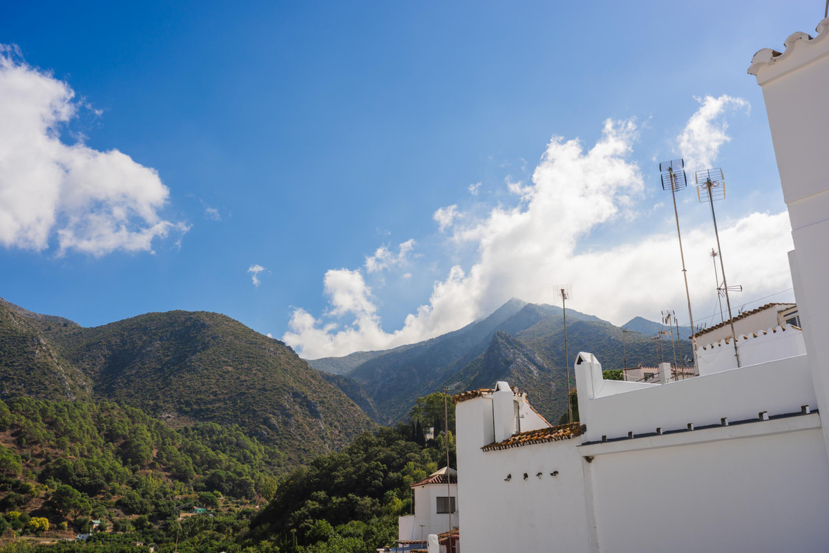 Townhouse for sale in Istán