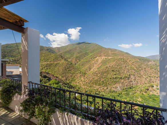 Townhouse for sale in Istán