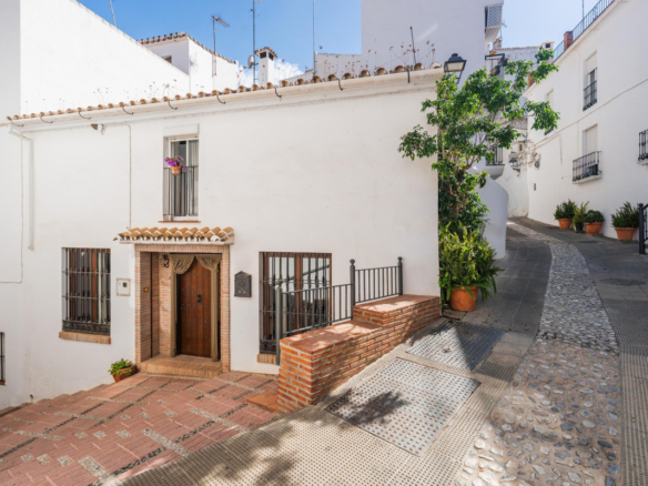 Townhouse for sale in Istán