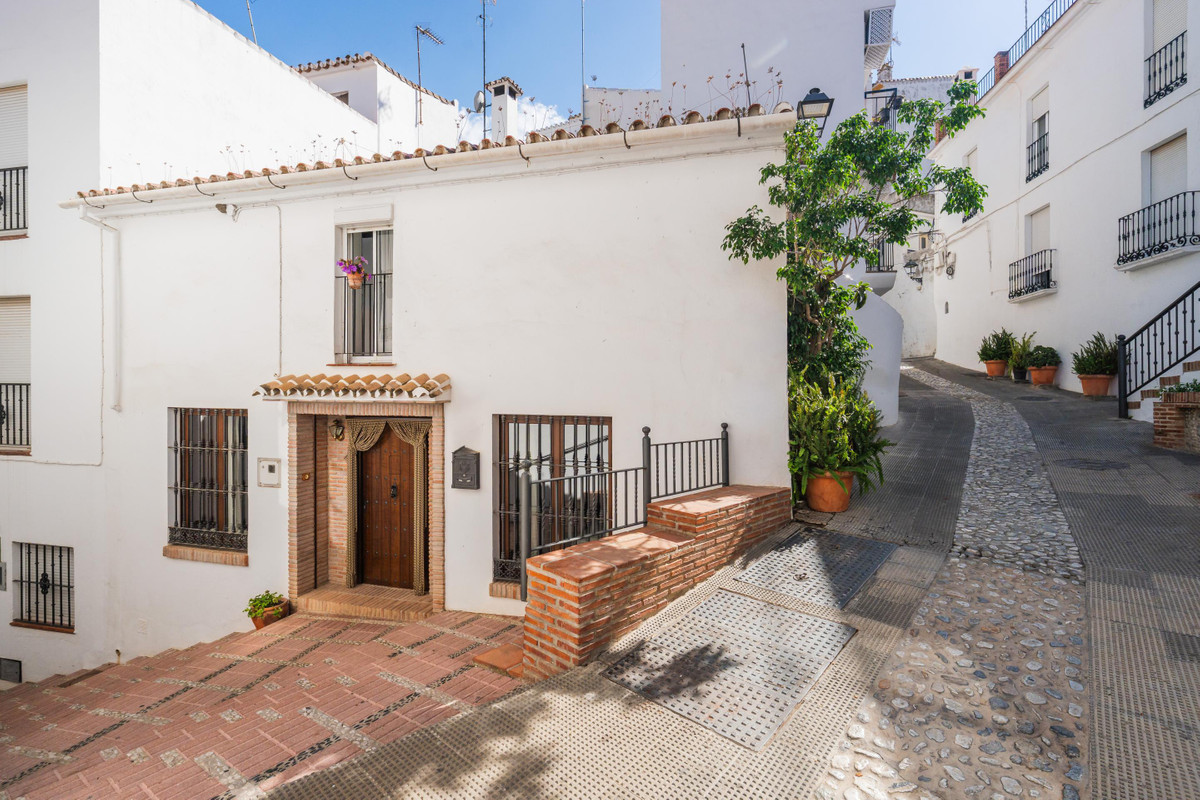 Townhouse-in-Istan-Ref-R5519683 Townhouse for sale in Istán