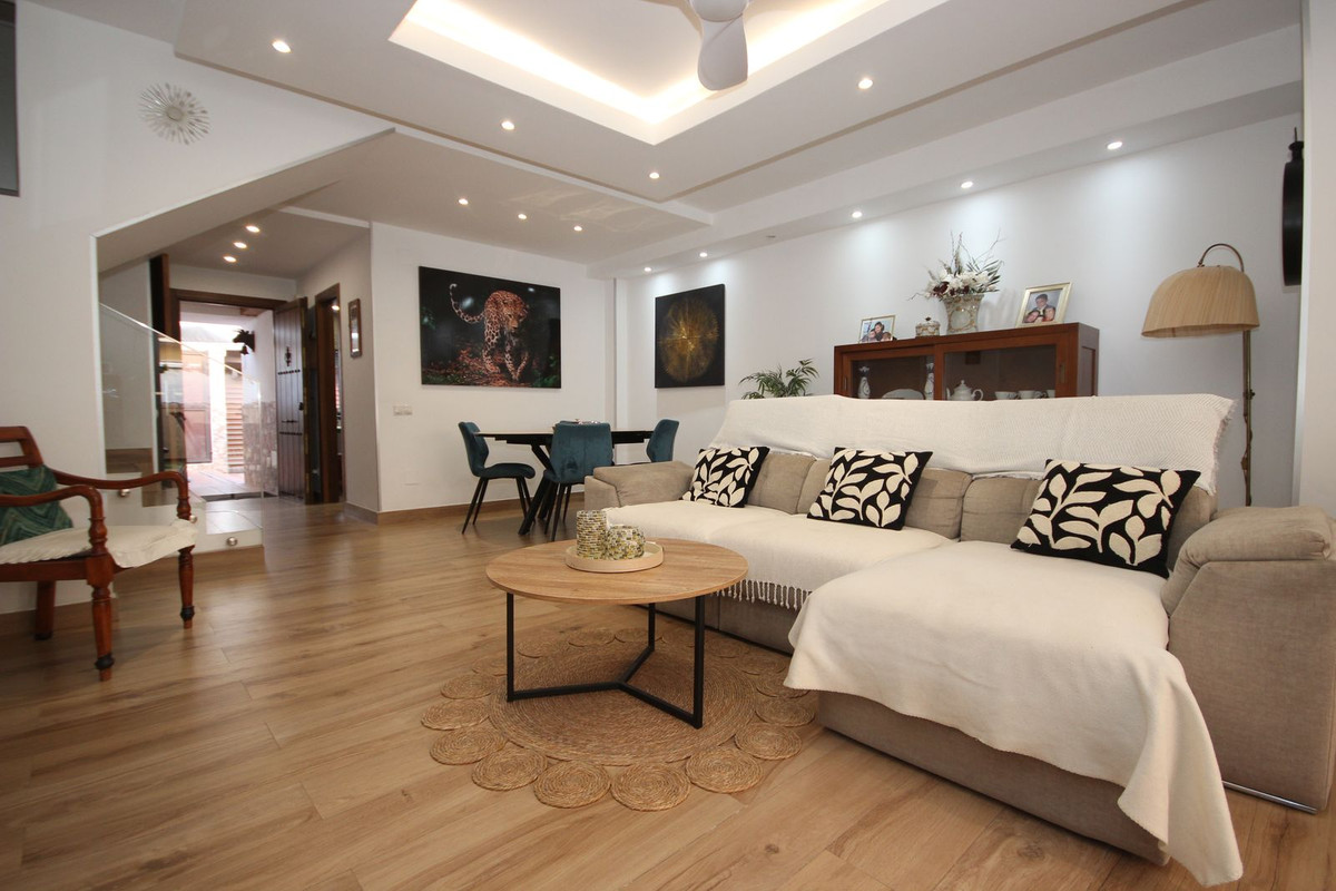 Townhouse-in-Marbella-Ref-R5382802 Townhouse for sale in Marbella