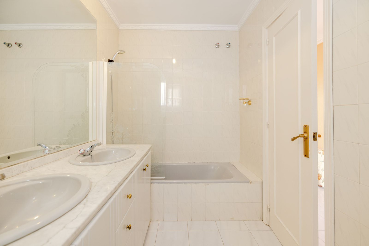Townhouse for sale in Marbella