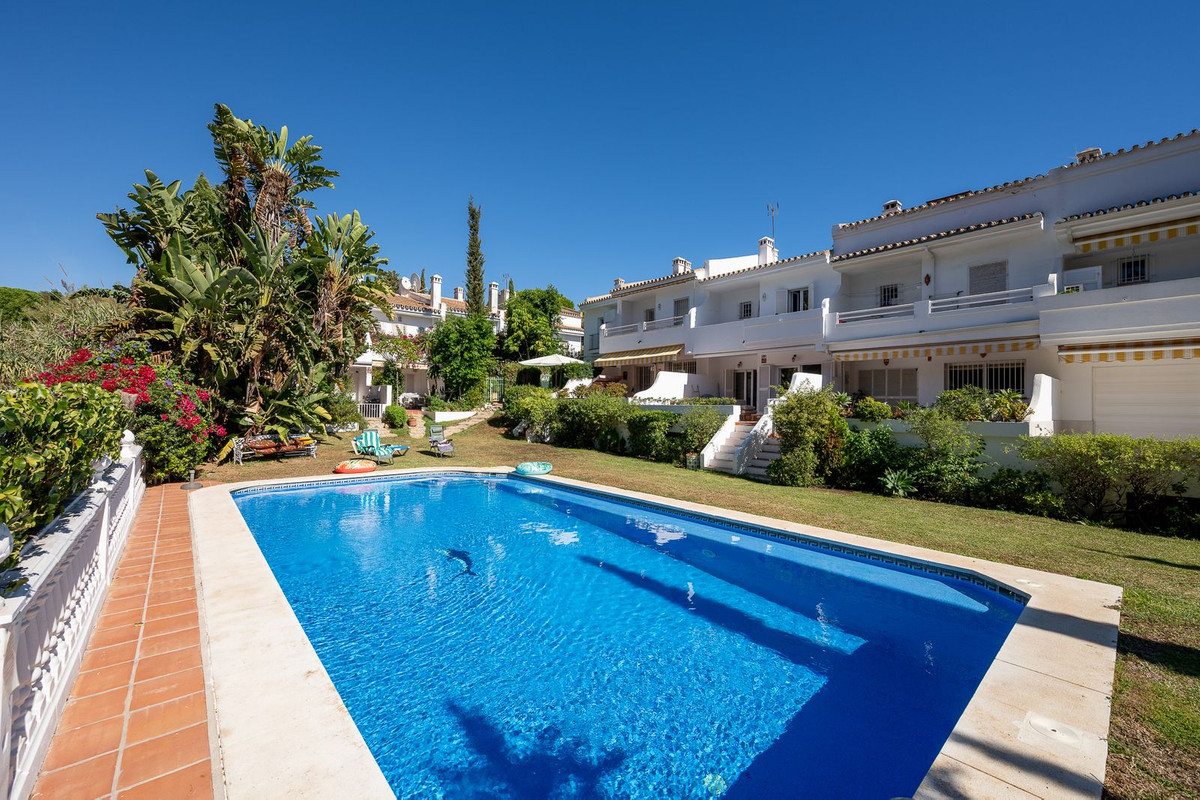 Townhouse-in-Marbella-Ref-R5504212 Townhouse for sale in Marbella