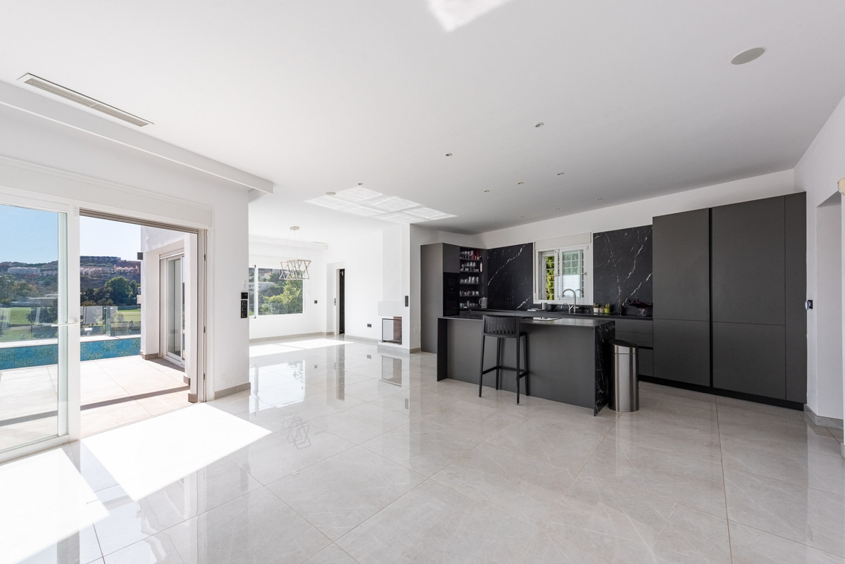 Villa for sale in Benahavís