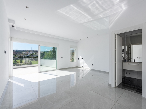 Villa for sale in Benahavís