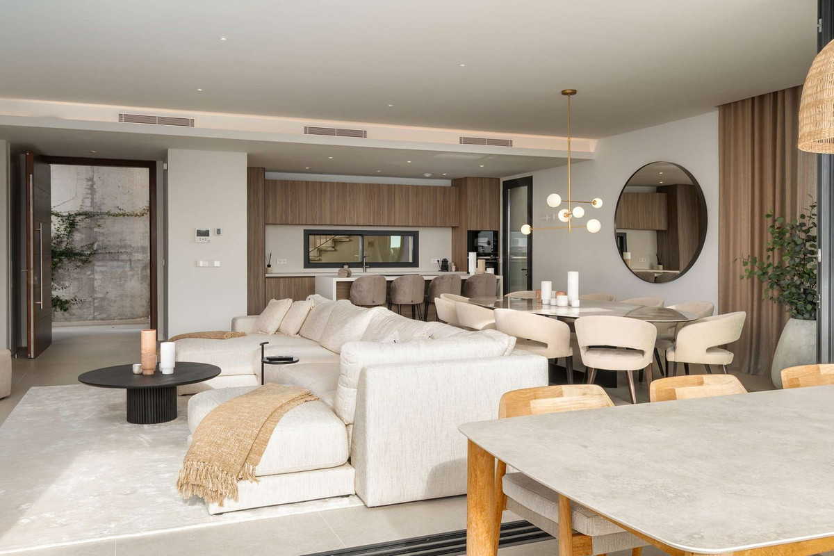 Villa for sale in Benahavís