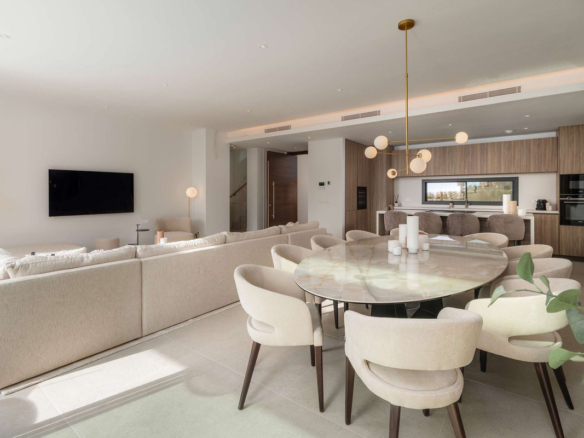 Villa for sale in Benahavís