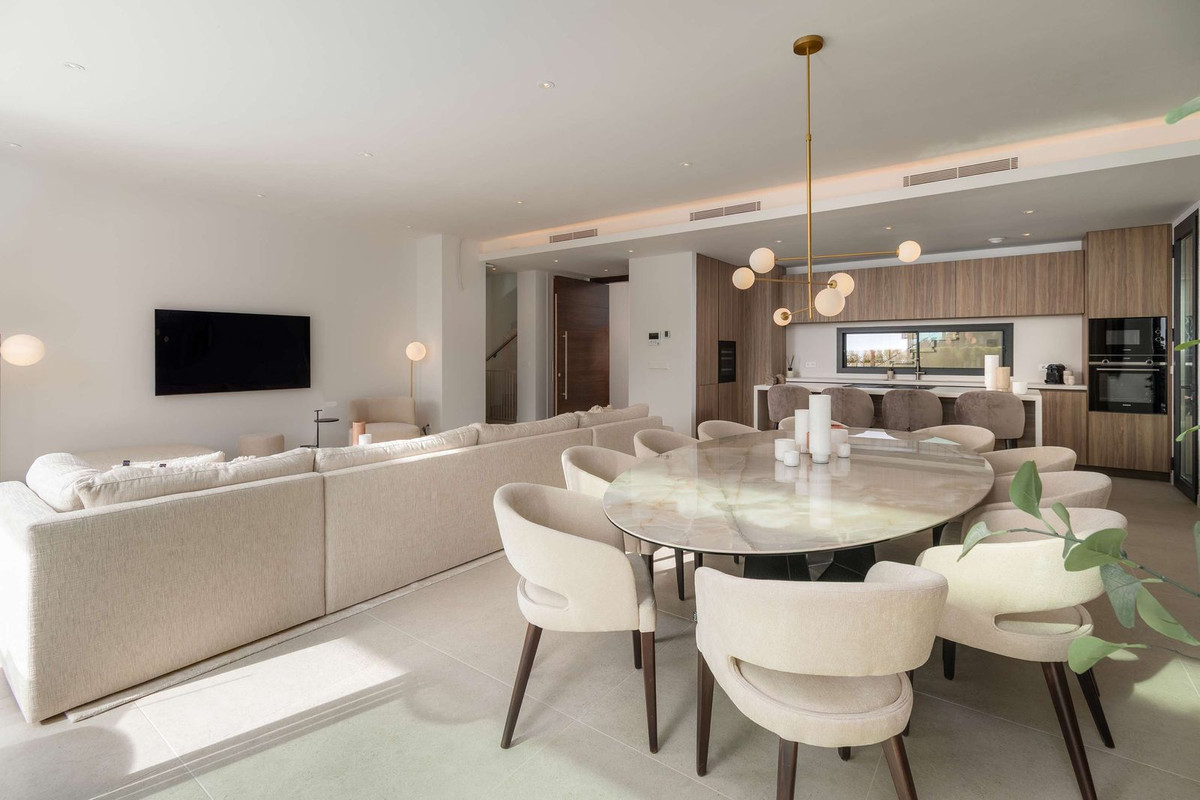 Villa for sale in Benahavís