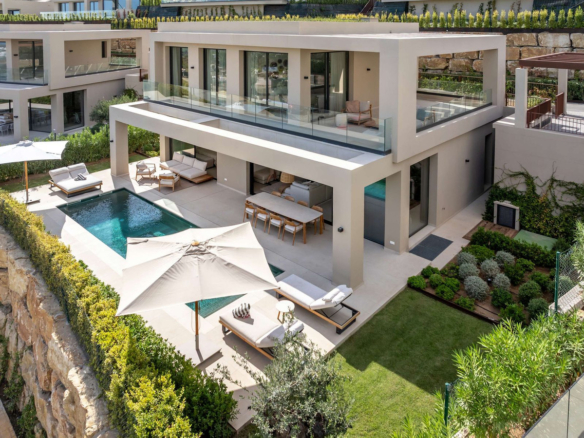 Villa for sale in Benahavís
