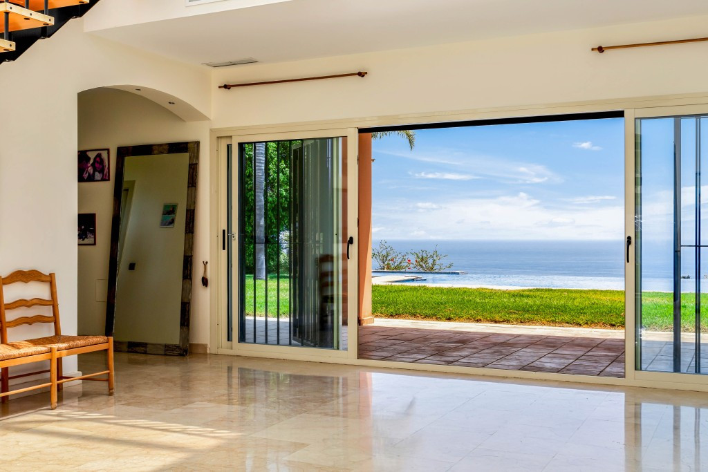 Villa for sale in Benalmadena