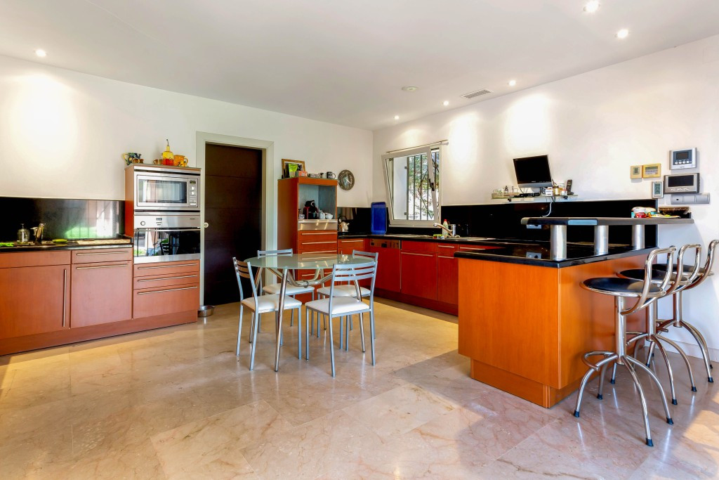 Villa for sale in Benalmadena