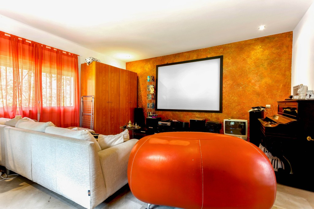 Villa for sale in Benalmadena