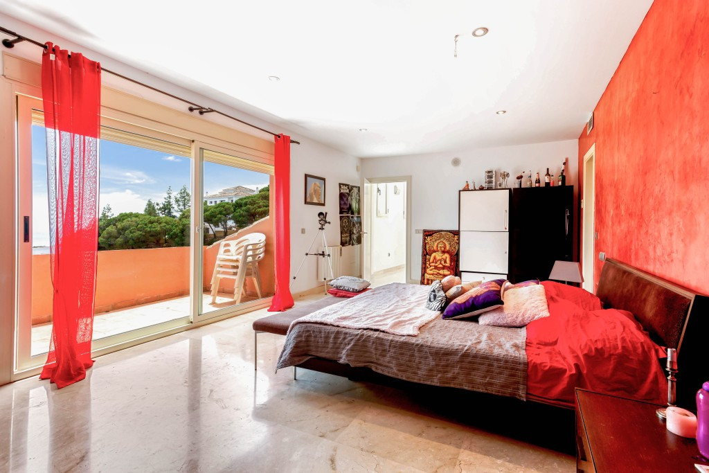 Villa for sale in Benalmadena