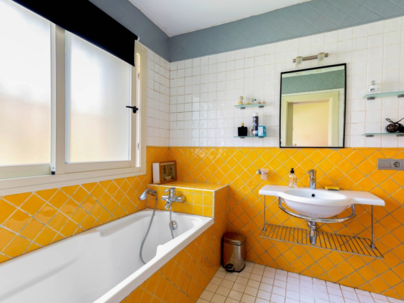 Villa for sale in Benalmadena
