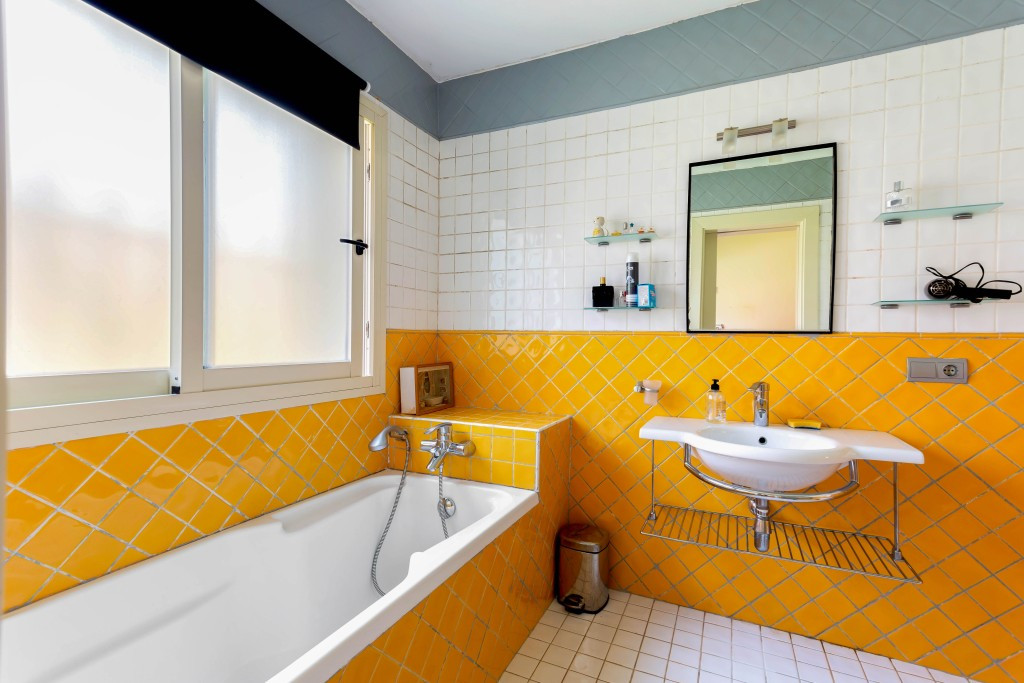 Villa for sale in Benalmadena