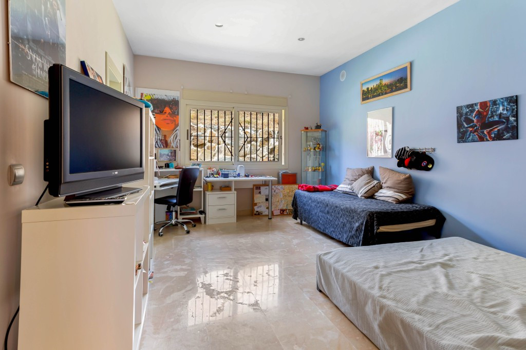Villa for sale in Benalmadena