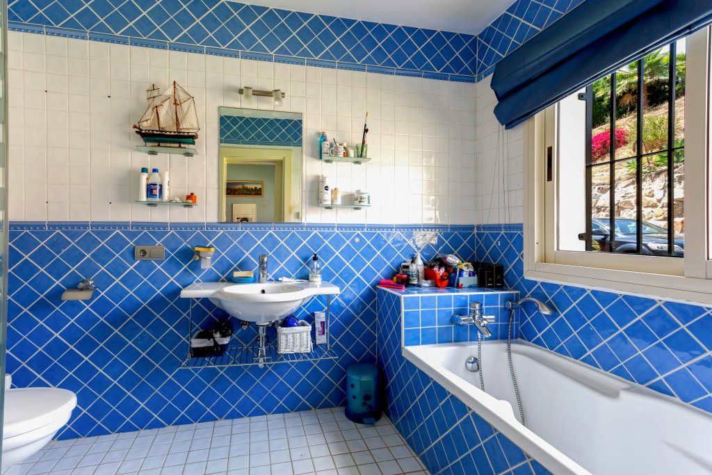 Villa for sale in Benalmadena