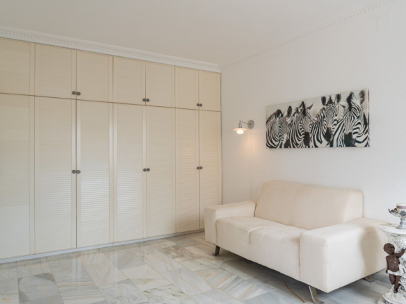 Villa for sale in Benalmadena