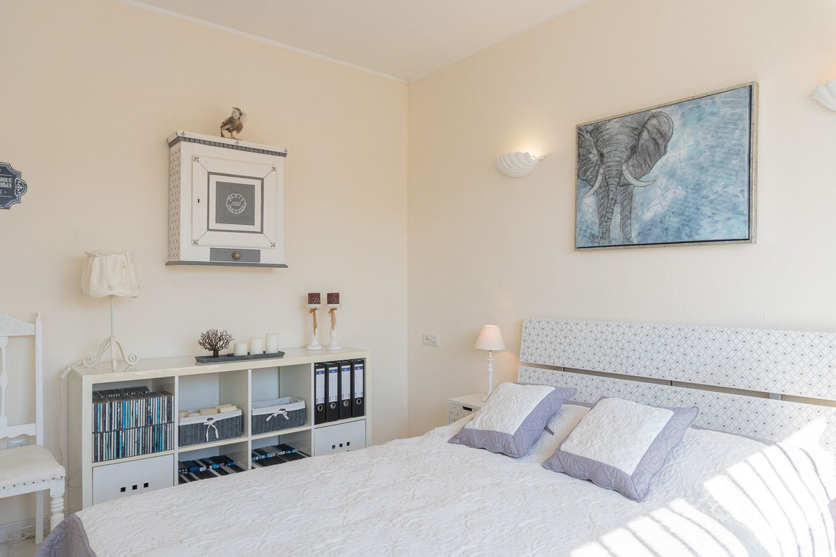 Villa for sale in Benalmadena