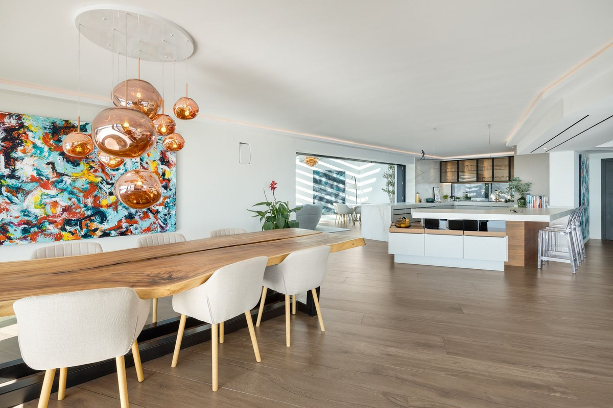 Villa for sale in Benalmadena