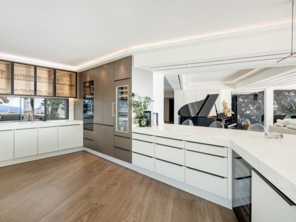 Villa for sale in Benalmadena