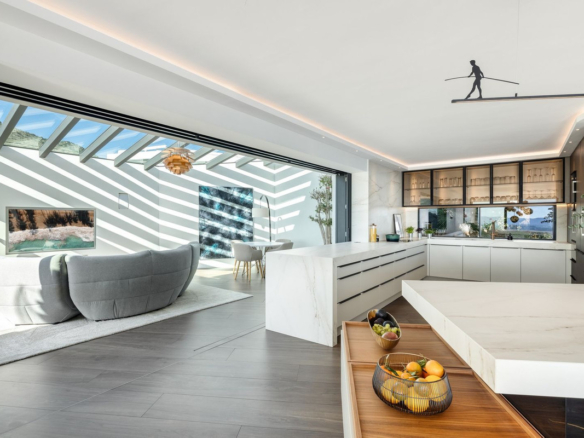 Villa for sale in Benalmadena
