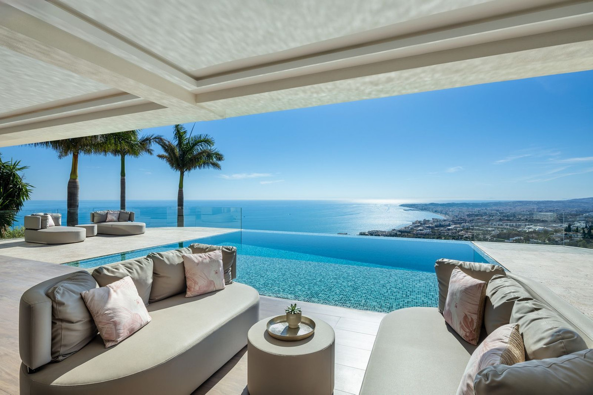Villa-in-Benalmadena-Ref-R5513572 Villa for sale in Benalmadena