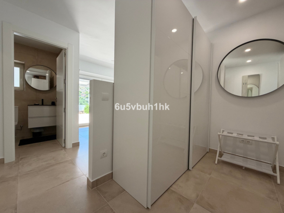 Villa for sale in Benalmadena