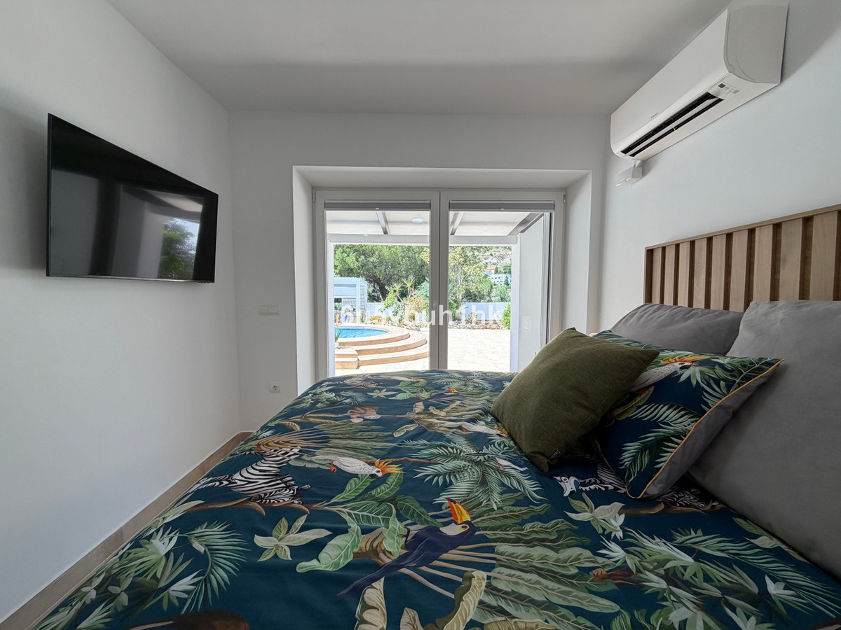Villa for sale in Benalmadena