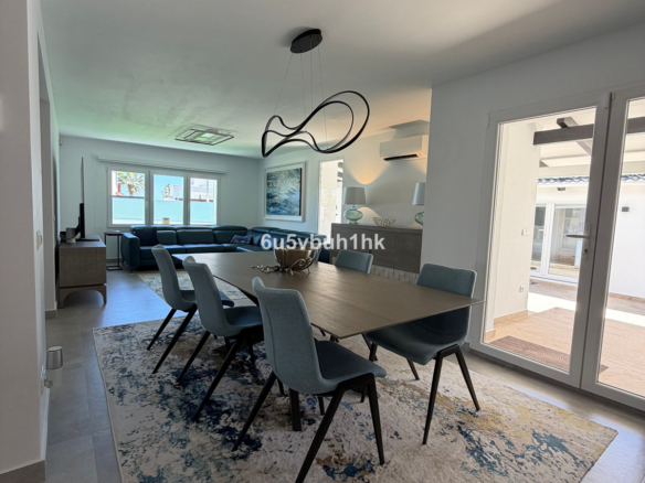 Villa for sale in Benalmadena