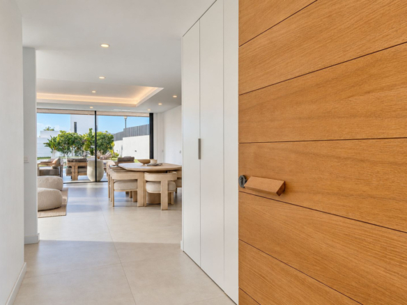 Villa for sale in Benalmadena