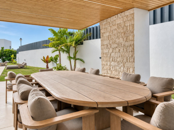 Villa for sale in Benalmadena