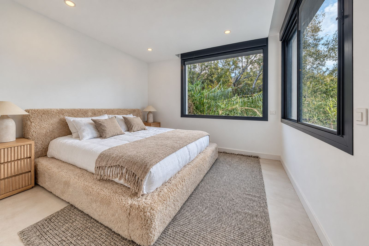 Villa for sale in Benalmadena