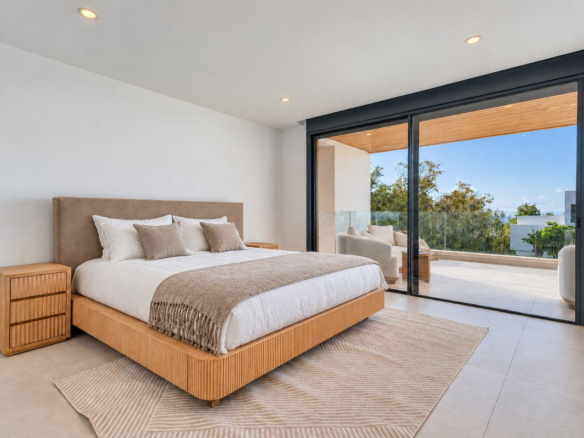 Villa for sale in Benalmadena