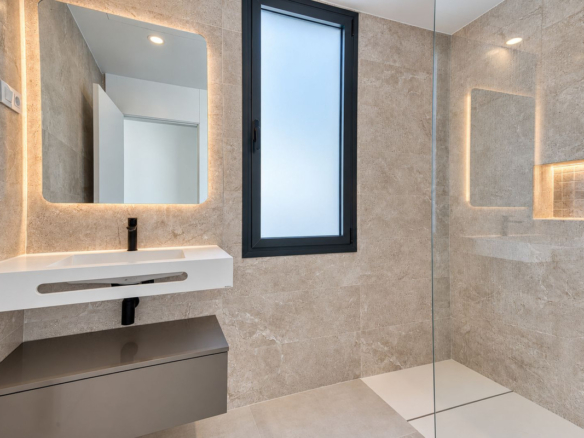 Villa for sale in Benalmadena