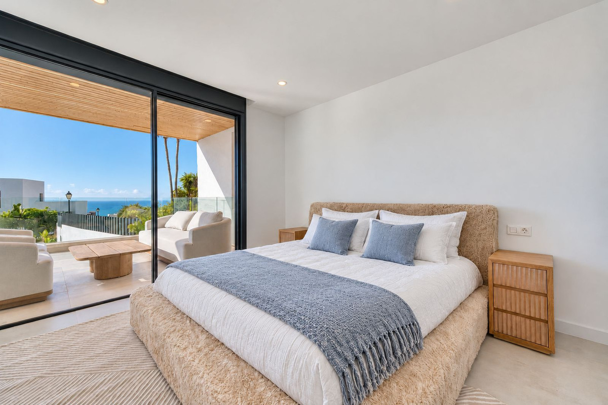 Villa for sale in Benalmadena