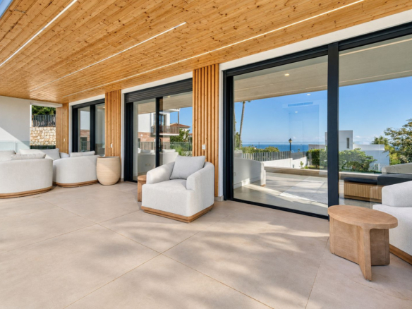 Villa for sale in Benalmadena