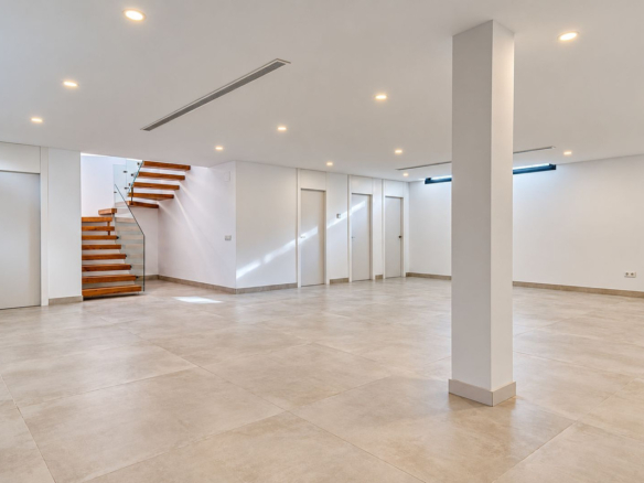 Villa for sale in Benalmadena