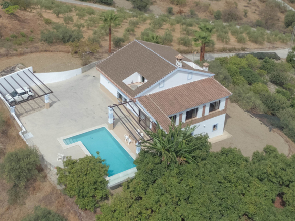 Villa for sale in Coín