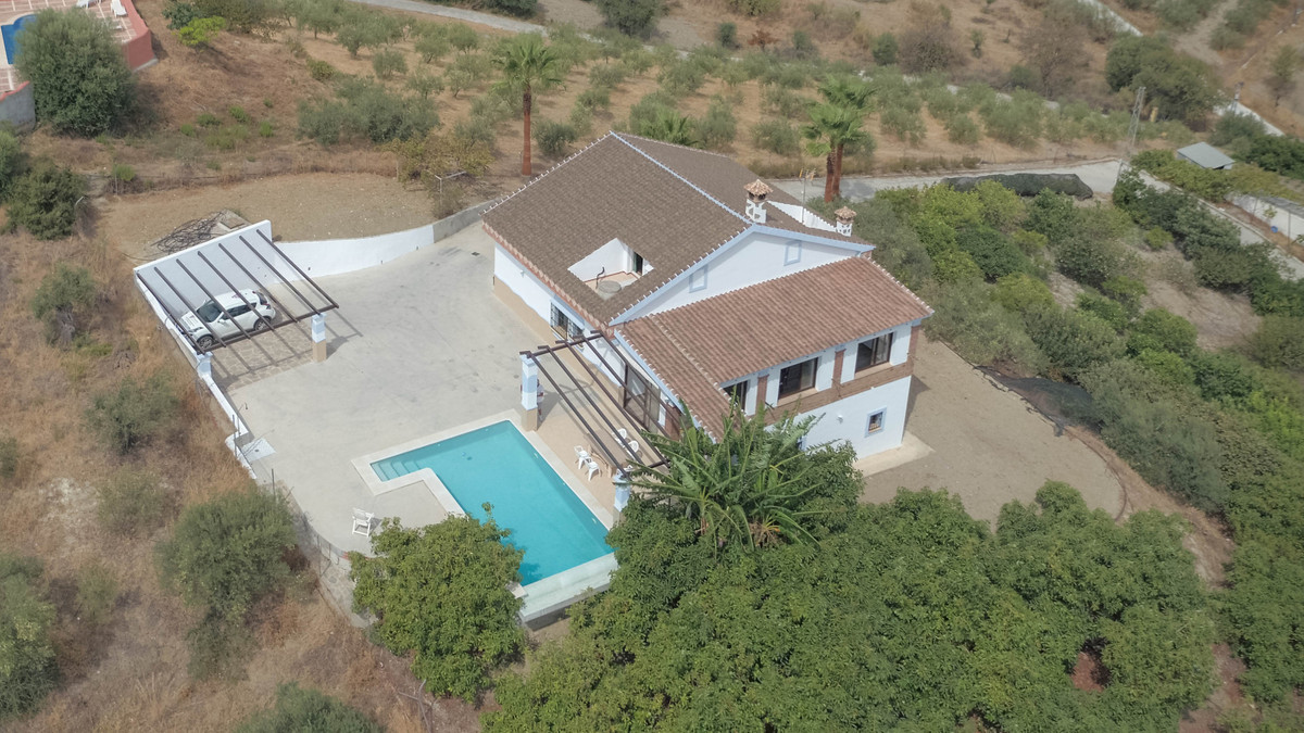 Villa for sale in Coín