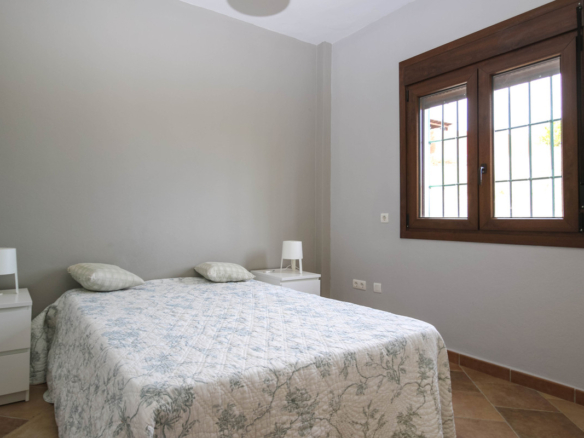 Villa for sale in Coín