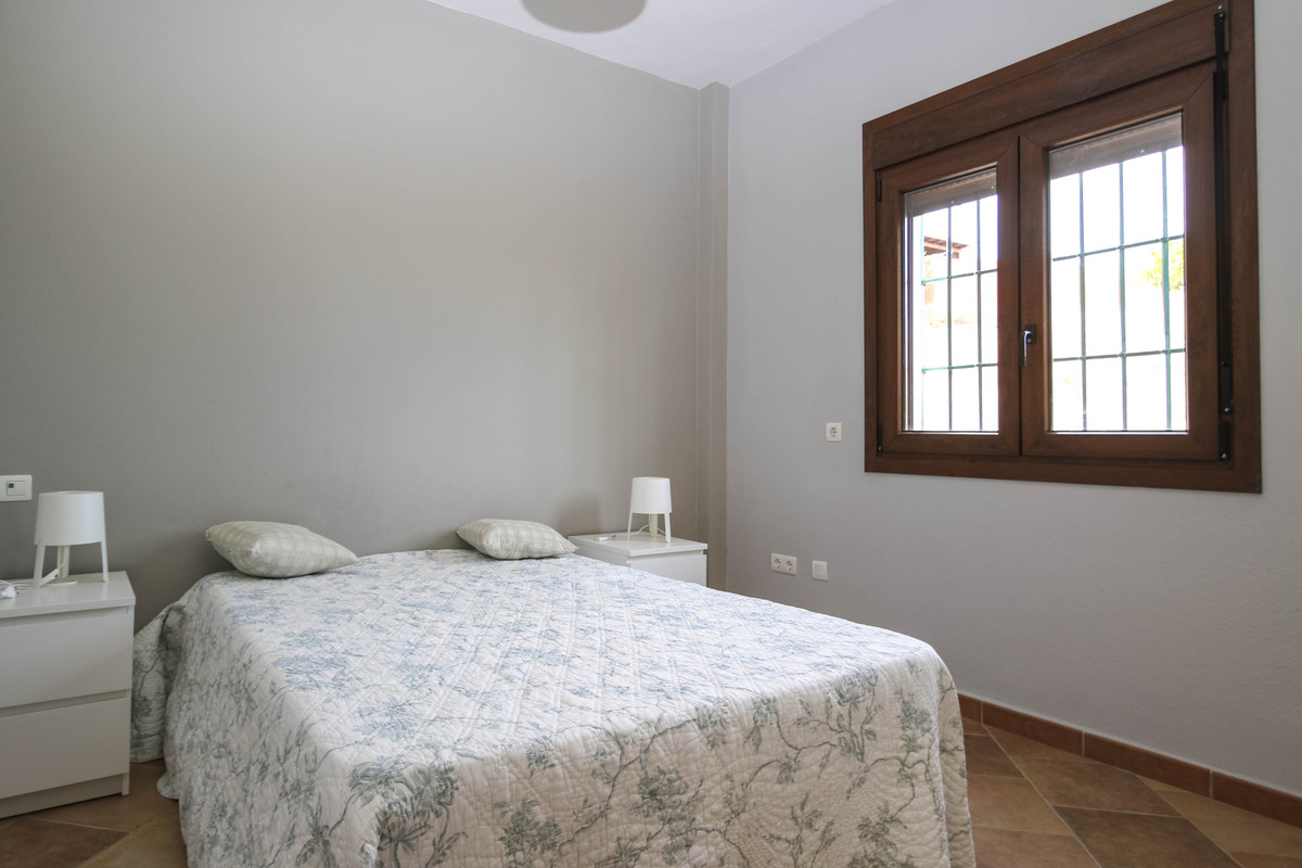 Villa for sale in Coín