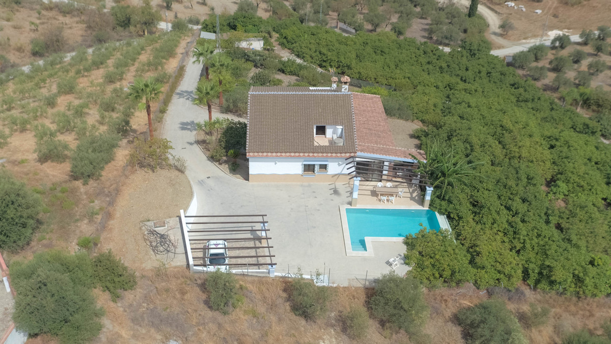 Villa for sale in Coín
