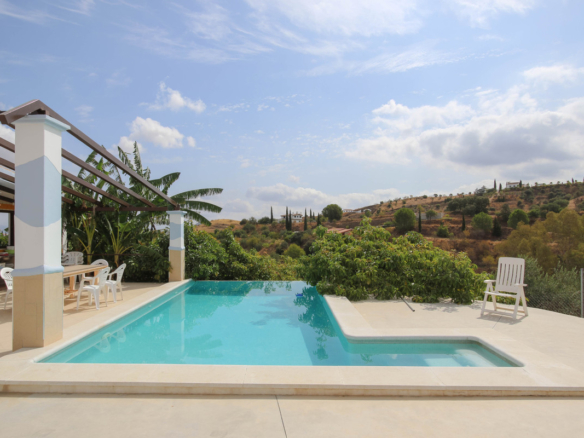 Villa for sale in Coín