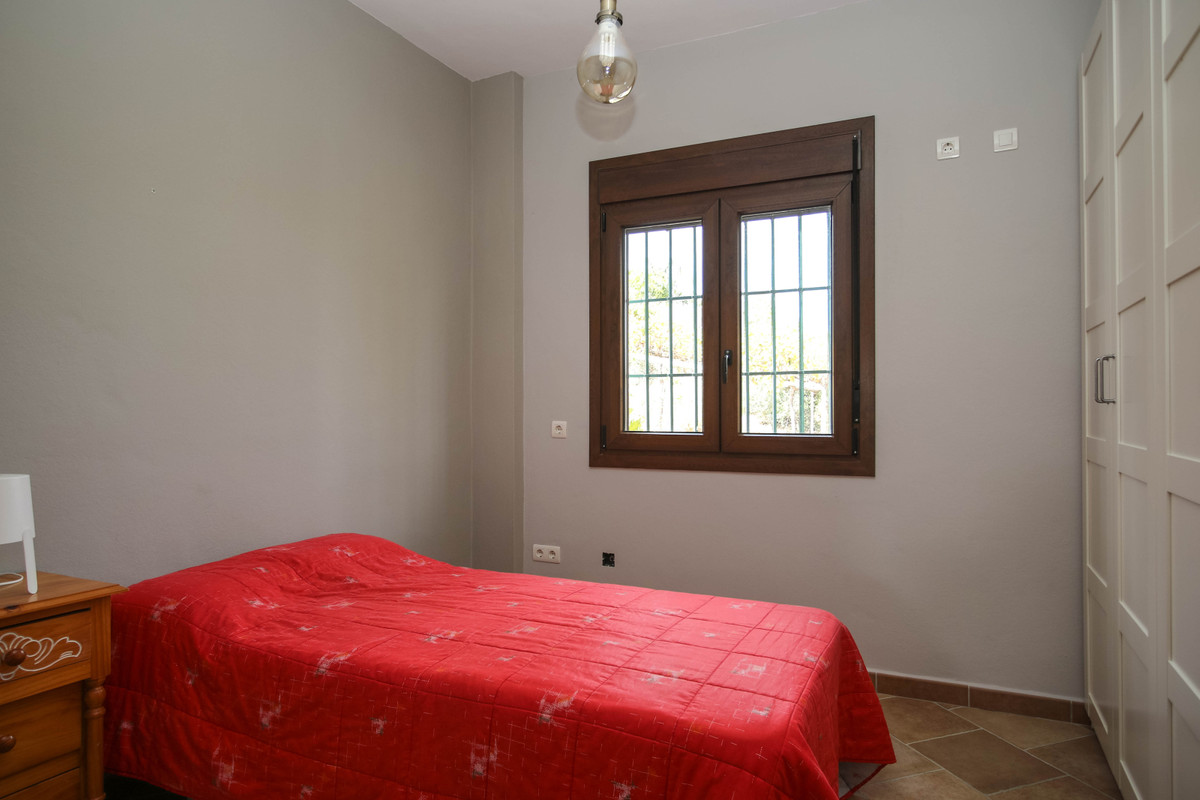 Villa for sale in Coín