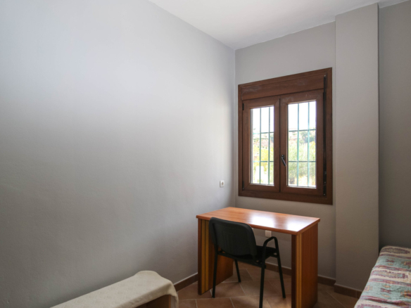 Villa for sale in Coín