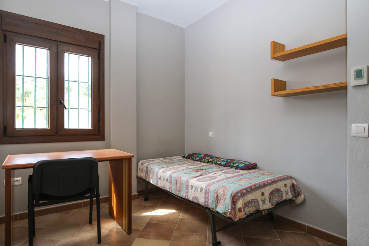 Villa for sale in Coín