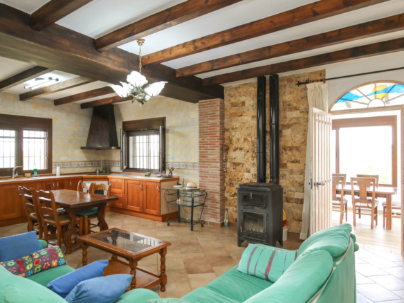 Villa for sale in Coín